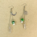 Boucles d'oreilles bohèmes asymétriques lune étoile champignon avec cristal naturel - Champignon Vert