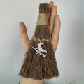Mini scopa da strega fatta a mano con ciondolo argento per auto e Halloween - 17*8cm / Pendaglio Strega