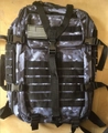 Taktischer 3P Rucksack in grau-blauem Camouflage mit MOLLE-System und US-Patch - 36-55L / Ozeantarnung