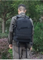 Detalle de mochila táctica de nailon con sistema MOLLE y correas acolchadas - Talla única / Negro