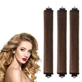 Set van drie donkerbruine fluwelen hittevrije krullers voor golvende styling op wit - koffiekleur