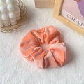 Elastico per capelli in velluto rosa corallo con design a pieghe e consistenza soffice - Fucsia