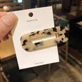 Handmade rectangular acetate hair clip featuring a classic brown tortoiseshell pattern - Rectangle / Tortoise
