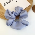 Chouchou en satin violet lavande brillant avec texture soie douce pour coiffure - Gris