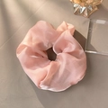Chouchou en organza rose surdimensionné avec fini perlé et design élégant à volants - Style de Texture Organza Moelleux / Rose