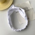 Eleganter weißer Satin-Haarreif mit Kreuzknoten und Gummiband für Damenkomfort - Weiß