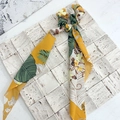 Chouchou ruban jaune moutarde avec imprimé feuilles tropicales et longs pans - Jardin Jaune