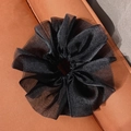 Chouchou géant en organza noir élégant avec bords volantés et finition légèrement brillante - Noir