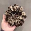 Plaid Haargummi mit braunem und beigem Vintage Karomuster aus weichem Stoff - Kaffeebraun
