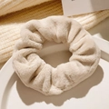 Chouchou en peluche blanc crème avec texture douce en fausse fourrure pour filles - Blanc Cassé