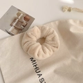 Chouchou en peluche crème en fausse fourrure pour coiffures d'automne et d'hiver - Couleur Thé au Lait