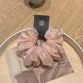 Eleganter großer rosa Mesh-Haargummi mit metallischem Schimmer und Handarbeit - Rosa