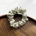Coletero de satén estilo francés verde salvia claro con textura plisada suave - Verde macarrón