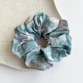 Blue-grey marble tie-dye satin scrunchie displayed on a minimalist ceramic tray - 1# Green