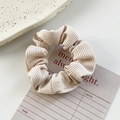 Coletero minimalista beige de punto acanalado con suave textura plisada - Beige
