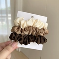 Lot de trois chouchous en satin soyeux dégradé café avec emballage de haute qualité - Blanc Lait/Café Clair/Café Foncé (2#)