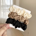 Set di tre elastici per capelli in raso di seta beige, marrone e nero su cartoncino - Bianco Beige/Caffè/Nero (5#)