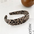 Vintage leopard print headband with a wide fabric design and internal comb teeth - Beige - Wide