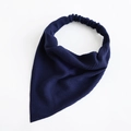 Pañuelo triangular de punto azul marino con textura acanalada y banda elástica - Azul Marino
