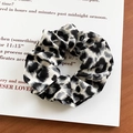 Chouchou chic en satin à imprimé léopard pour coiffures avec motifs animaliers noir et blanc - Léopard Noir Blanc Gris (35#)