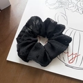 Elastico per capelli nero con trama a pois 3D e raffinato design in tessuto arricciato - Nero