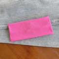Fascia larga rosa acceso con trama a cuori goffrata su morbido tessuto elastico - Taglia unica / Rosa Rosso