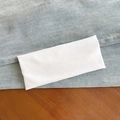 Bandeau large blanc minimaliste avec motifs de cœur tricotés et texture douce - Taille unique / Blanc