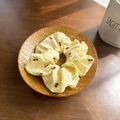 Elastico per capelli a quadretti gialli con ciliegie per acconciature dolci - Grande / Scrunchie Giallo Grande