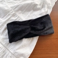 Crossed black faux fur headband featuring a plush texture for autumn and winter warmth - Black