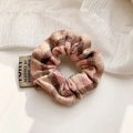 Elastico per capelli a quadretti rosa e beige con trama e etichetta vintage - Rosa