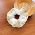 Elastico per capelli a quadretti gialli e bianchi con pizzo e ricami floreali - Patchwork in Pizzo a Quadri Giallo-Verde