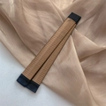 Détail de deux accessoires chignon marron flexibles avec texture fine et bouts noirs - 216# Brun Jaune