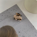 Detailopname van haarklem van acetaat met schildpadpatroon en een glanzende afwerking voor haar - Lichte Luipaardprint