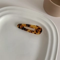 French retro tortoiseshell acetate duckbill hair clip with amber texture on ceramic tray - Dark Leopard Water Drop