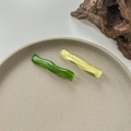 Détails de barrettes à cheveux ondulées en résine verte et jaune sur plateau - Vert Foncé et Vert Clair (A010) / Vert