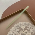 Épingle à cheveux ondulée vert clair minimaliste avec une finition en résine mate - Nœud de bambou / Vert