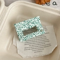 Dettaglio della molletta quadrata per capelli con pois verdi e etichetta dorata fatta a mano - Pois Verdi (Punti Verdi-Confezione Fine)