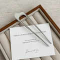 Forcina per capelli a U argento lucido con design minimalista aerodinamico - Stile Geometrico Irregolare / Argento Irregolare - Bianco Conchiglia