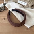 Cerchietto in maglia marrone scuro a pois bianchi con fodera antiscivolo ampia - Pois Caffè