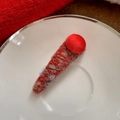Elegante fermaglio per capelli a fiore rosso in peluche con texture fatta a mano - Fermaglio Palla di Feltro