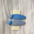 Lot de deux pinces à cheveux en tissu bleu à carreaux avec décorations de cœur - Coeur Bleu