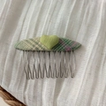 Pettine per capelli a quadri bianchi e verdi con fiocco a cuore in tessuto - Pettine Cuore Verde