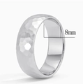 Bague minimaliste 8mm argentée à effet martelé avec surface intérieure polie et lisse - US 6 / 8mm / Argent