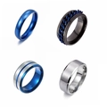 Set aus vier Herrenringen aus Titanstahl in Blau, Silber und mit schwarzer Kette - Größe 7 / 4-Teiliges Set