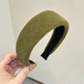 Diadema acolchada de lana verde oliva con diseño ancho para dar volumen al cabello - Verde