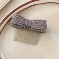 Peigne à cheveux à nœud tricoté gris d'hiver pour un coiffage volumineux et look chaud - Gris