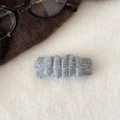 Barrette BB en tricot gris doux avec texture mohair pour un style hivernal chic - Gris