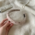 Chic beige knitted sponge headband with brown floral pattern for high skull top look - Beige Floral Print