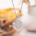 Exquisito collar con colgante de corazón plateado con letra H y detalles de rosa - Plata H