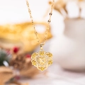 Elegante collar de corazón dorado con letra N y detalle de rosa para mujer - Oro N